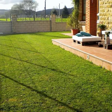 Vacaciones Entre Montana Y Playa. Riano de Ibio